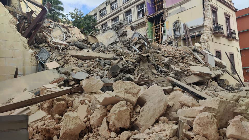 Crisis de infraestructura en Cuba: Se desplomó icónica sede educativa de diseño en La Habana (VIDEOS)