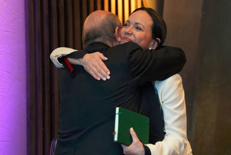 Perú reafirmó compromiso con la democracia en Venezuela tras reunión con María Corina Machado