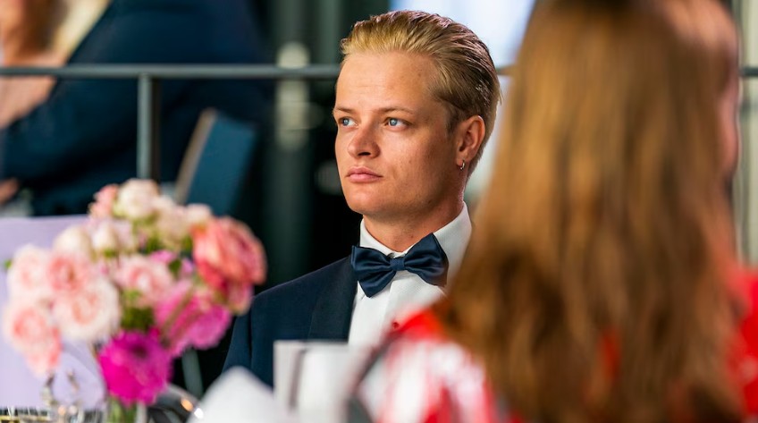 El hijo de Mette-Marit afronta un juicio por violación entre críticas a Casa Real noruega