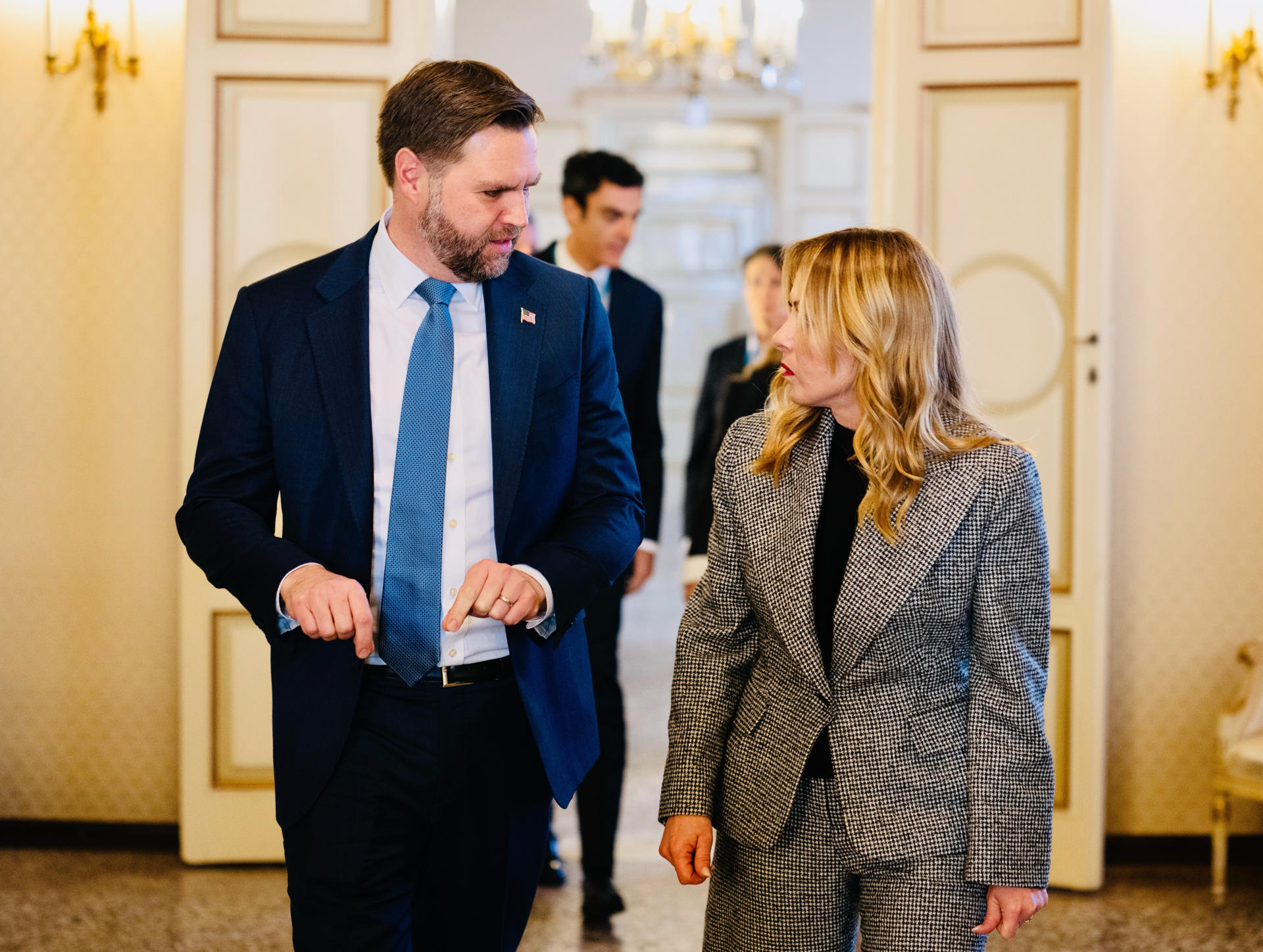 Meloni y Vance analizan los últimos acontecimientos en Venezuela e Irán