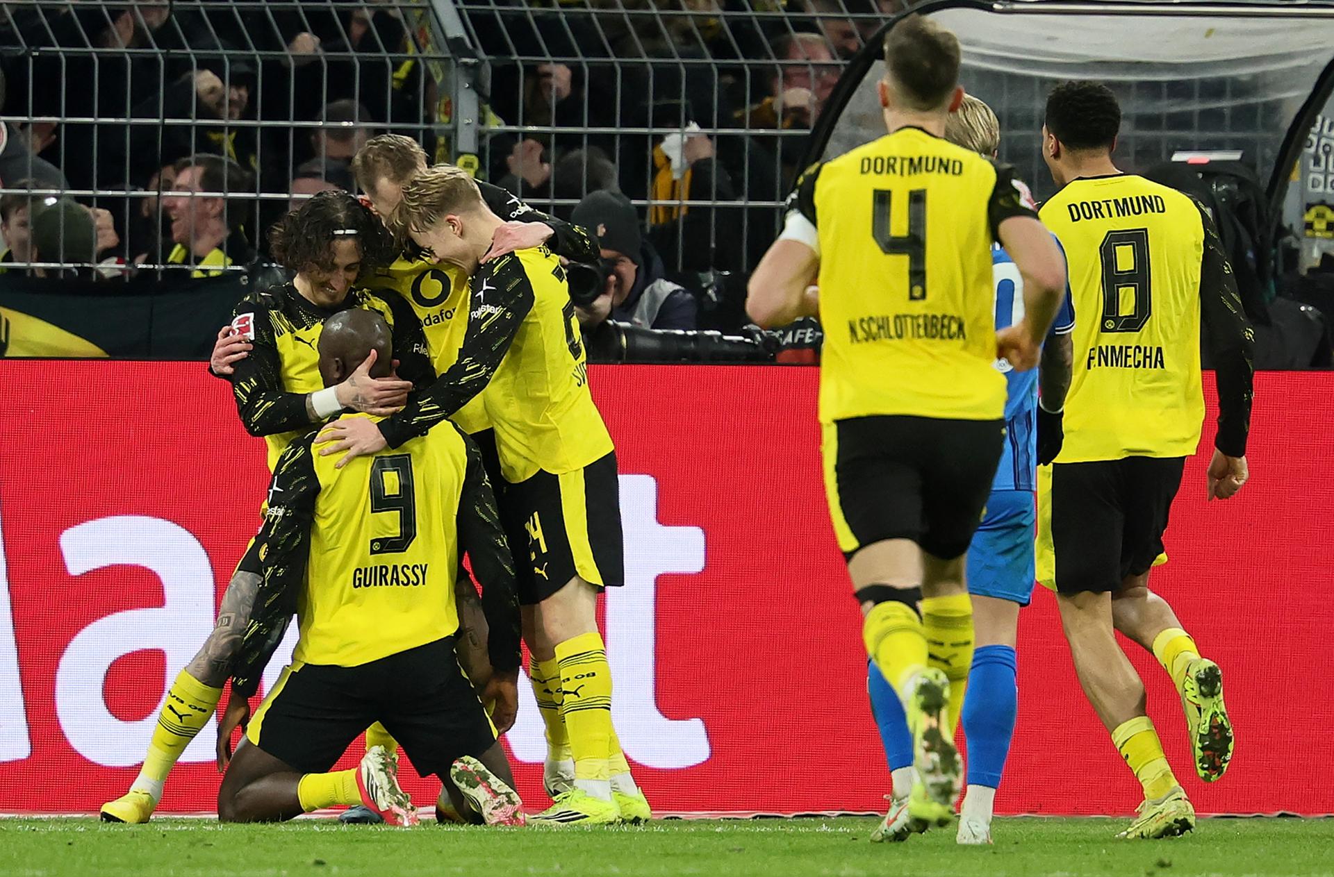Borussia Dortmund reaccionó en tres minutos ante Heidenheim y recortó distancia con el Bayern Múnich