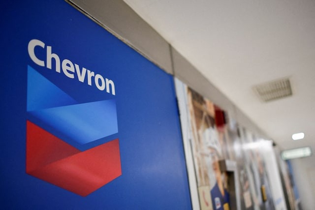El régimen chavista le otorgará más bloques de perforación petrolera a Chevron y Repsol