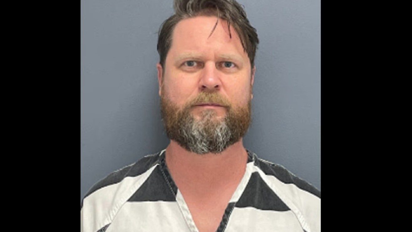 Mujer murió apuñalada por su ex en Illinois mientras su esposo observaba por cámaras de seguridad