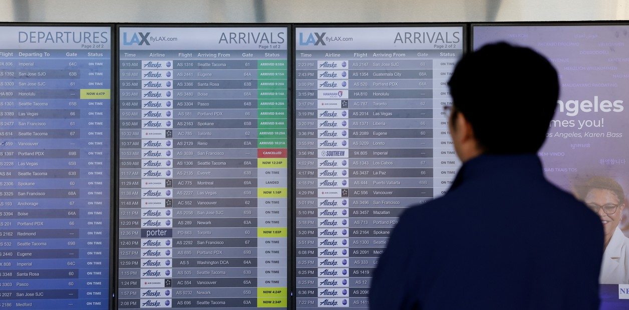 Alarma en California por brote de sarampión: individuo contagiado paseó por aeropuerto y parque temático