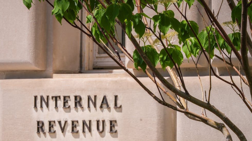 Salario extra y el IRS: ¿cómo impacta la nueva ley el bolsillo de los estadounidenses?