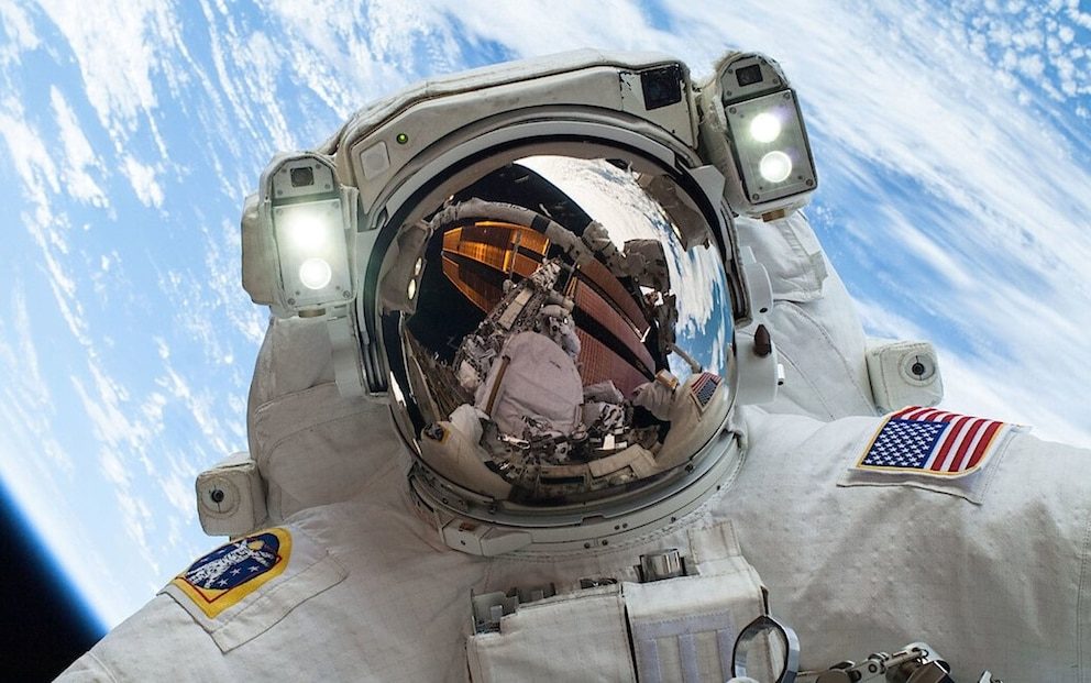 La Nasa permitirá a los astronautas llevar smartphones "de última generación" al espacio