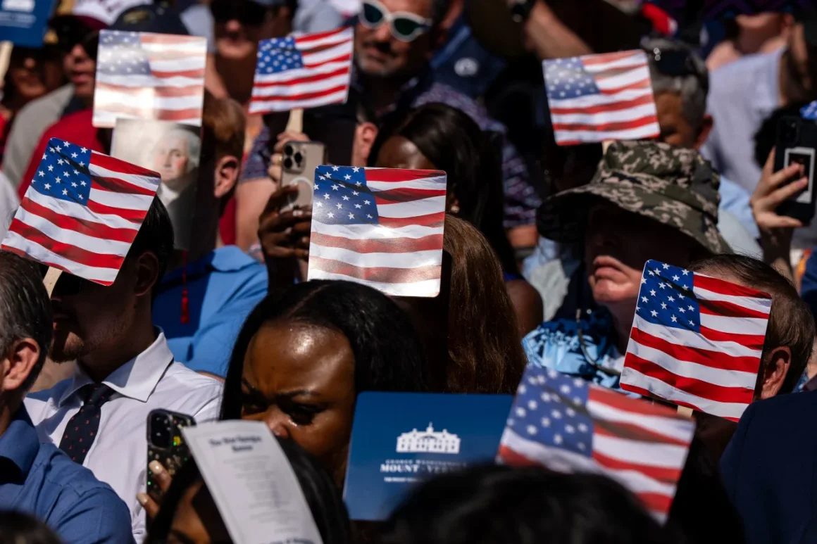 Estaban a punto de convertirse en ciudadanos estadounidenses, pero ahora están en el limbo