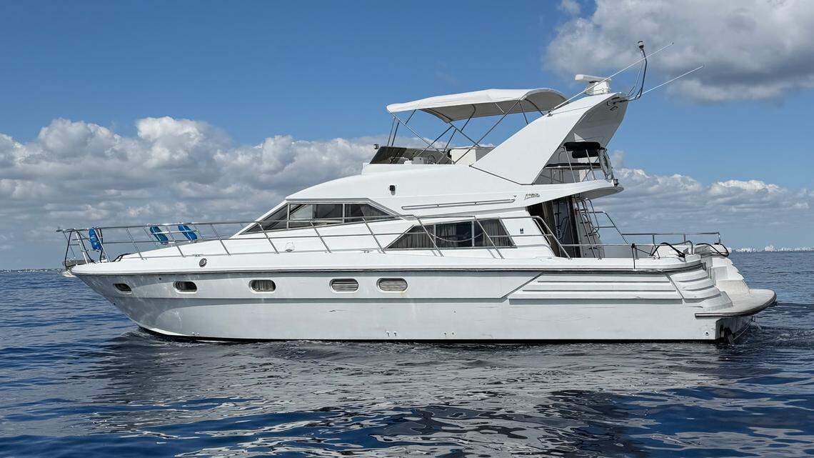 Guardacostas incautaron embarcaciones con millonario cargamento de drogas en Florida