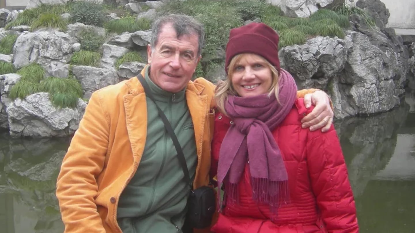 Cuidaba a su esposo por una enfermedad, revisó su correo por un estudio y descubrió un secreto devastador