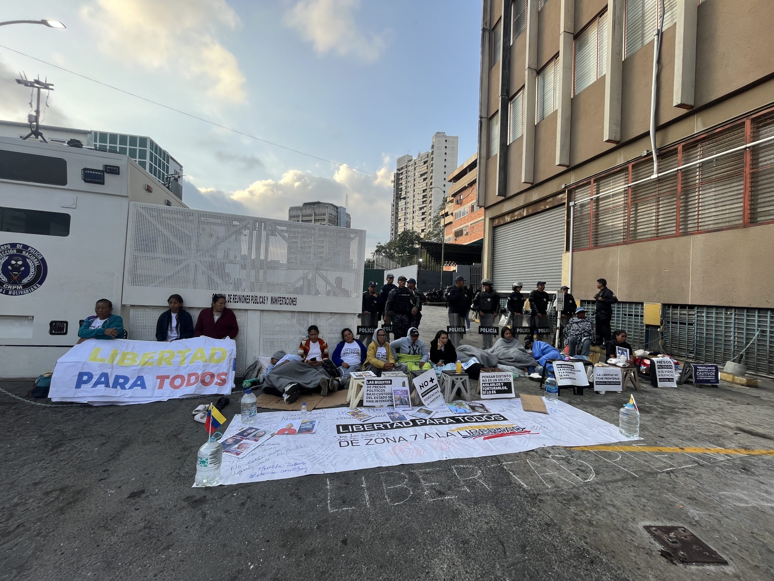 Madres cansadas de promesas incumplidas: crece la presión por liberación de presos políticos en Zona 7 (VIDEOS)