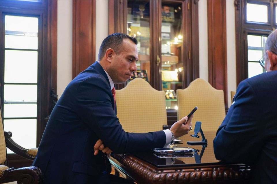 Jerí abandonó el Palacio de Gobierno de Lima tras ser censurado por el Congreso de Perú