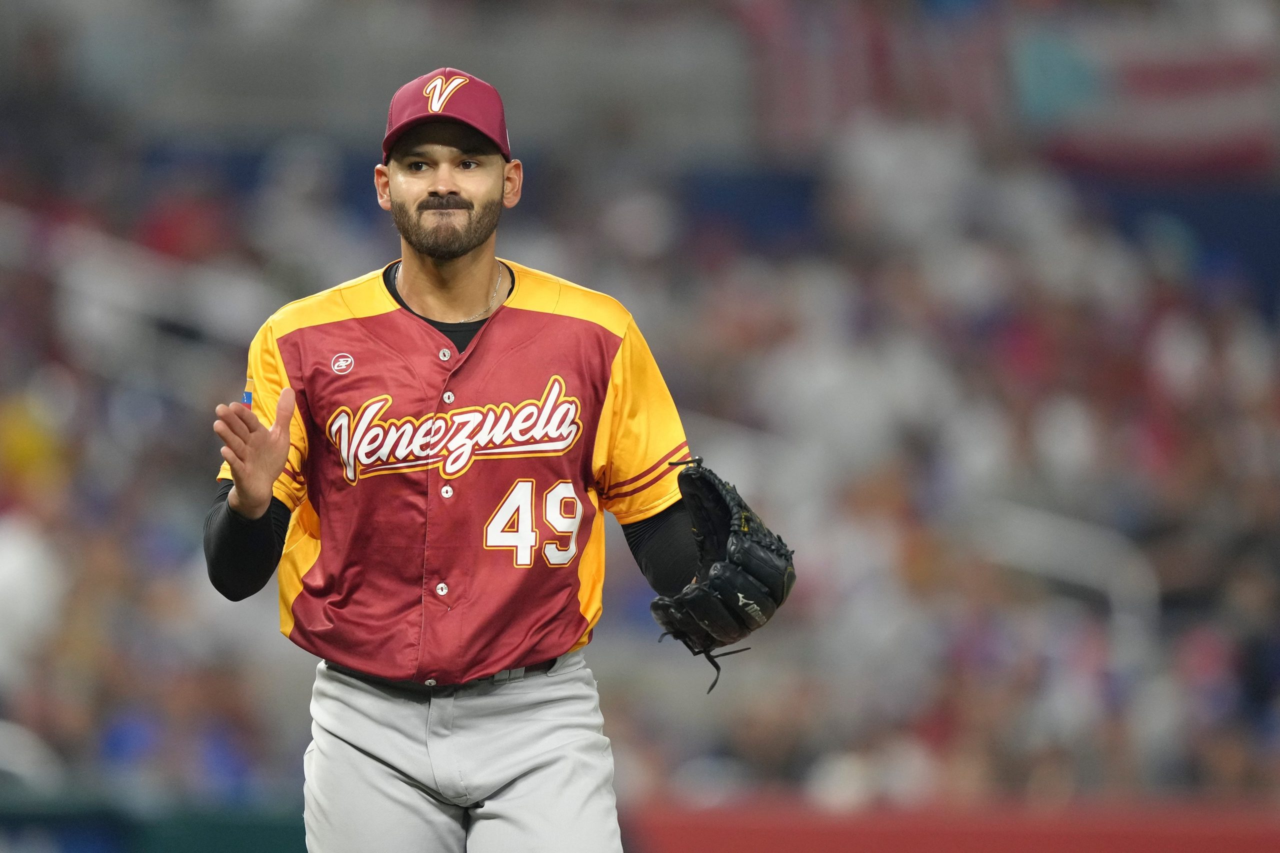 Alarma en Venezuela a días del Clásico Mundial de Béisbol: Pablo López abandonó sesión de bullpen por molestias