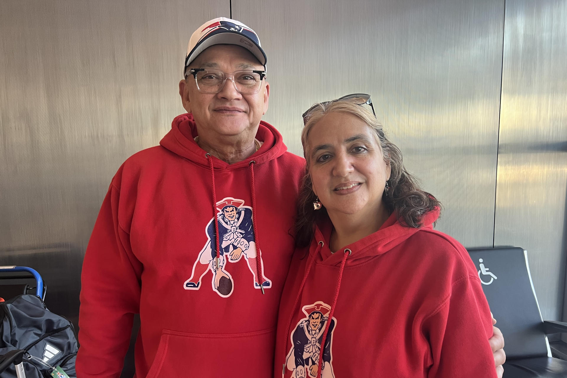 "En Venezuela están todos vueltos locos": el orgullo de los padres de Andy Borregales, el único criollo en un Super Bowl