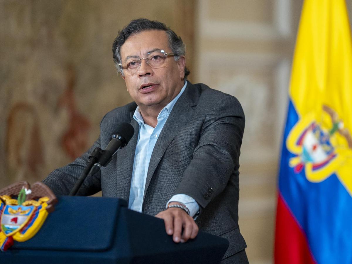 Gustavo Petro ordenó “desnarcotizar la frontera colombo-venezolana” tras nuevo bombardeo al ELN