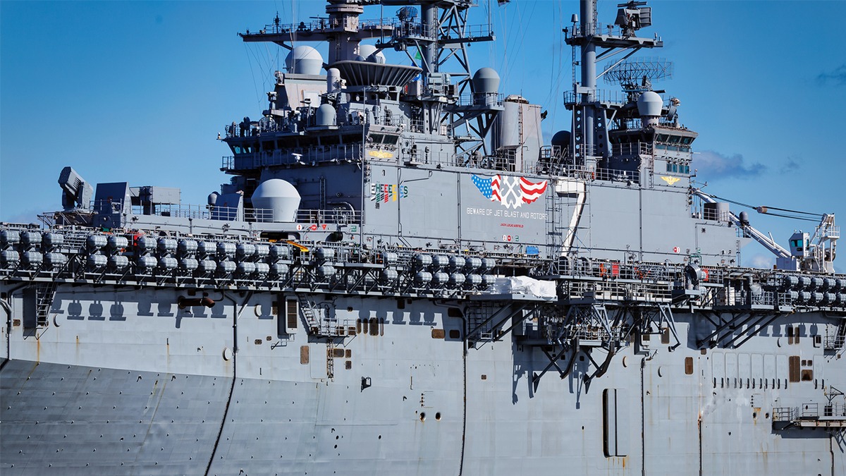 Tragedia en altamar: Marine murió tras caer por la borda del USS Iwo Jima en medio de operaciones en el Caribe