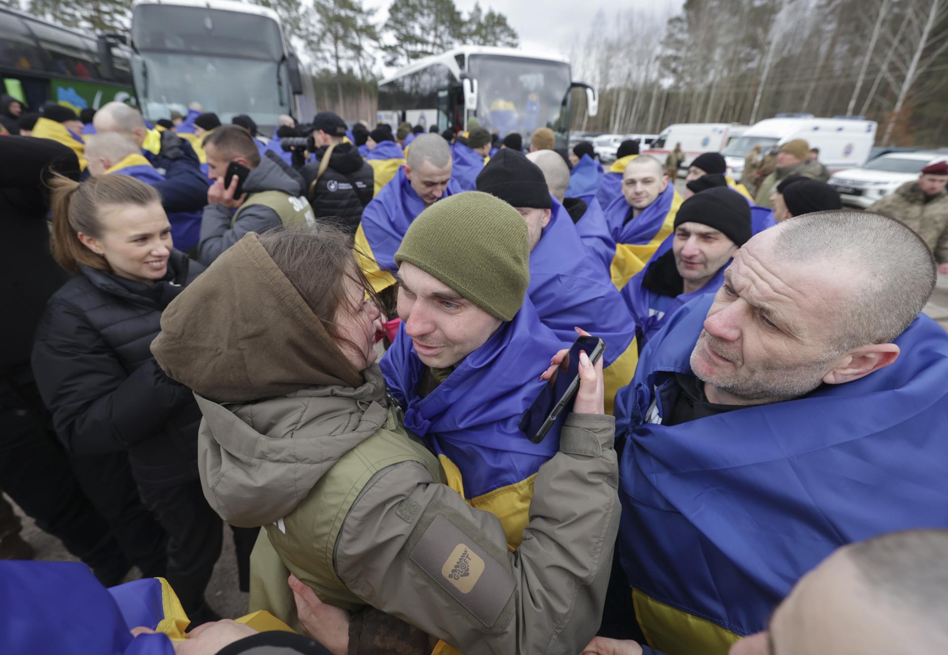 Rusia y Ucrania informan sobre canje de 300 prisioneros de guerra de cada bando