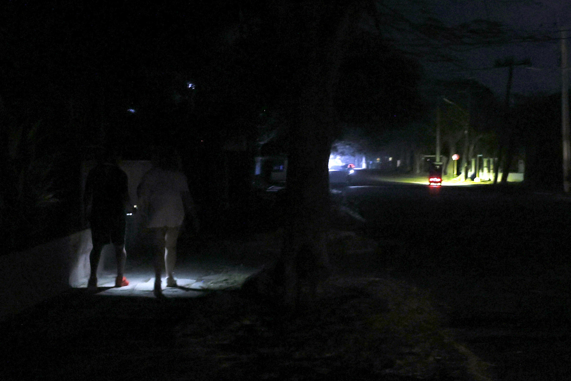 Apagón histórico en Cuba: Millones de afectados y servicios básicos colapsados por más de 24 horas