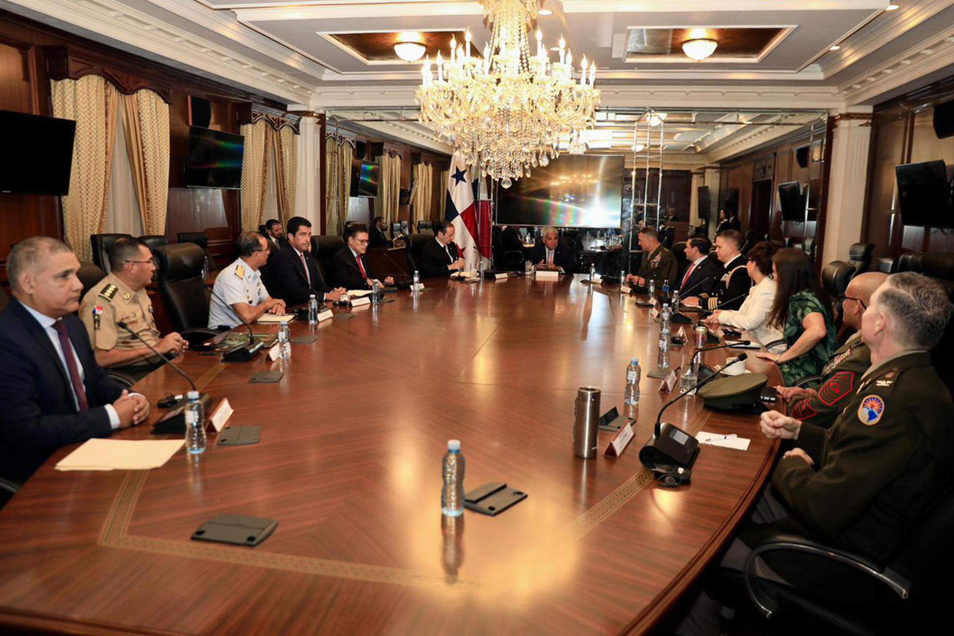 Panamá y EEUU refuerzan la cooperación para combatir carteles terroristas y otros grupos criminales