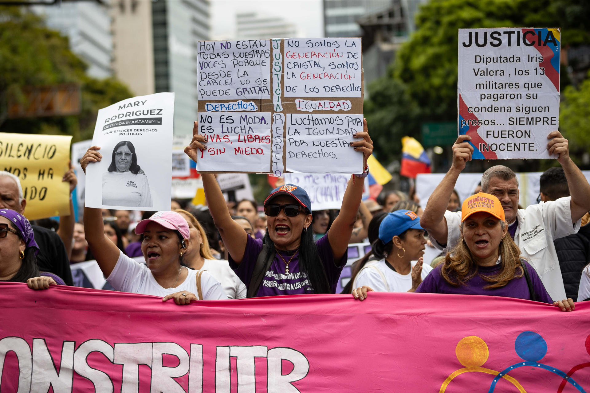 Plataforma Unitaria y Vente Venezuela exigieron la liberación de 56 presas políticas