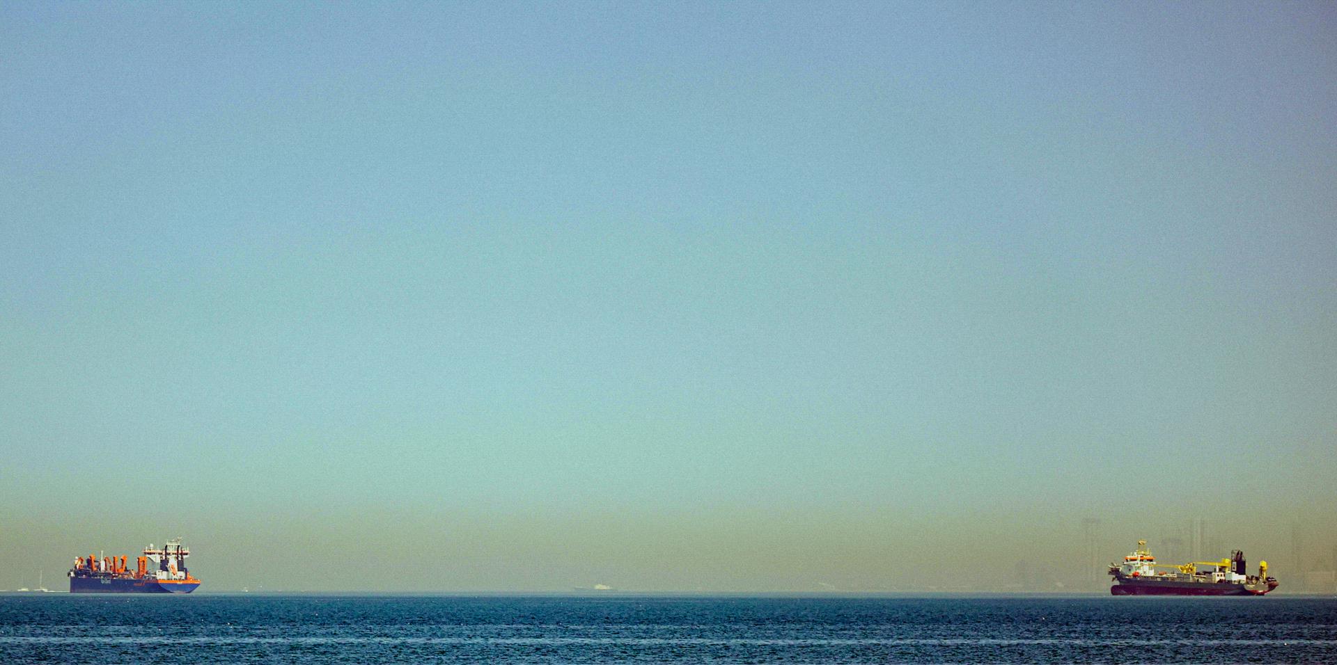 VIDEO: tráfico en el Estrecho de Ormuz se redujo al mínimo por temores de las grandes navieras