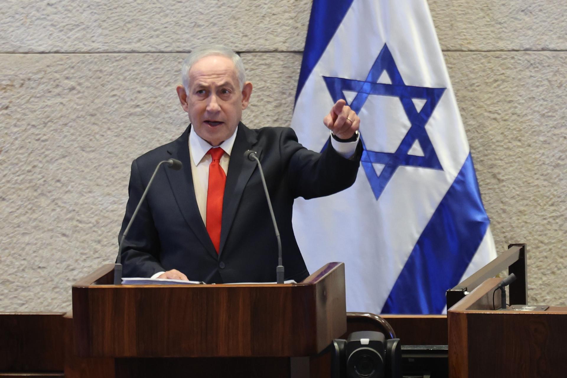Netanyahu afirmó que atacará "aún con más fuerza" a Irán y Hezbolá