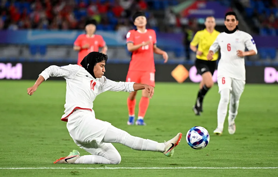 Trump ofrece asilo en EEUU a mujeres de la selección de fútbol femenina de Irán