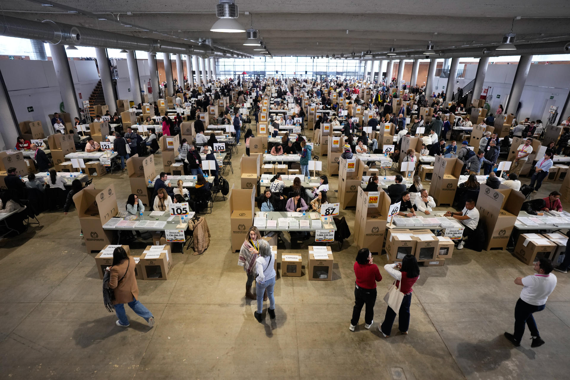 Corrupción e inseguridad, las principales preocupaciones de colombianos que votan en España