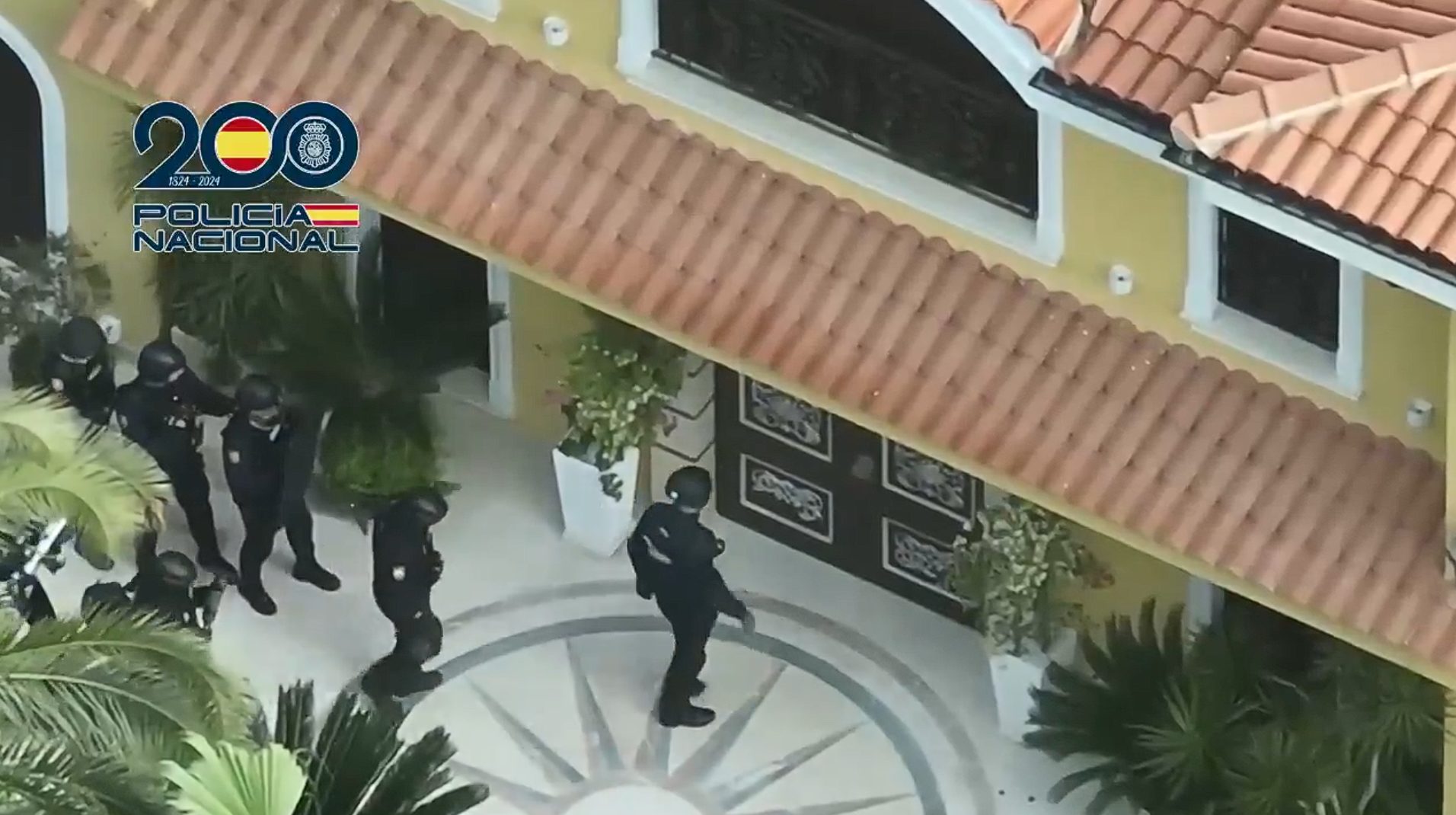 España arrestó a tres testaferros que cuidaban los bienes de lujo de oligarcas rusos (VIDEO)