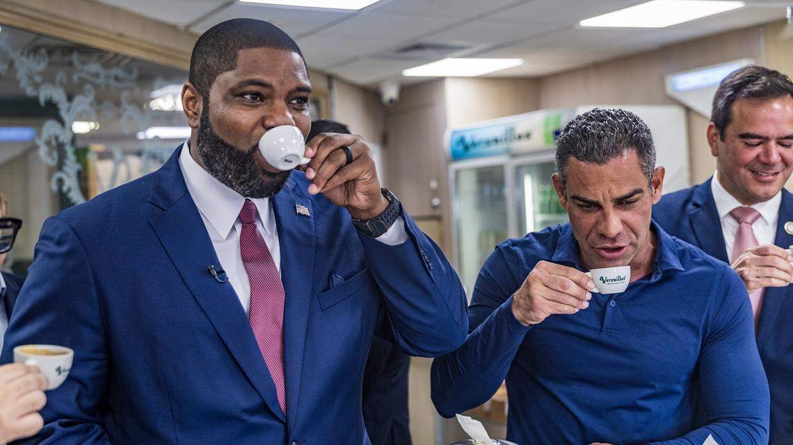 El Nuevo Herald: Con los líderes de Irán y Venezuela caídos, Florida se prepara para fin del régimen cubano