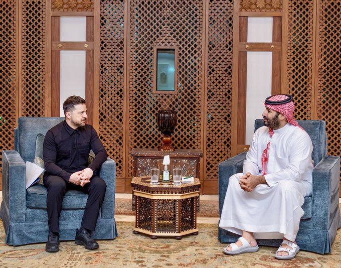 Zelensky reivindica en Arabia Saudí el papel de Ucrania en el Golfo Pérsico