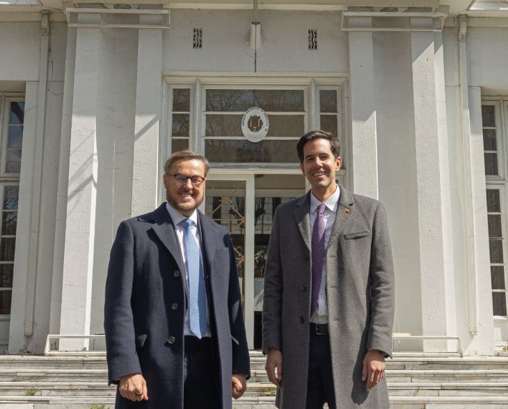 Chavismo retomó sedes diplomáticas en EEUU y prometió “rehabilitarlas” (Fotos)