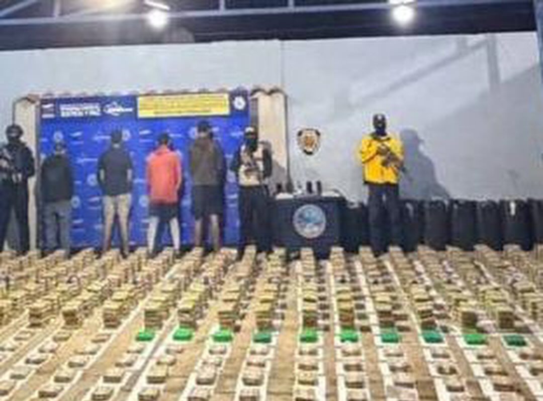 Detienen a cuatro sujetos por tráfico de media tonelada de droga en Falcón