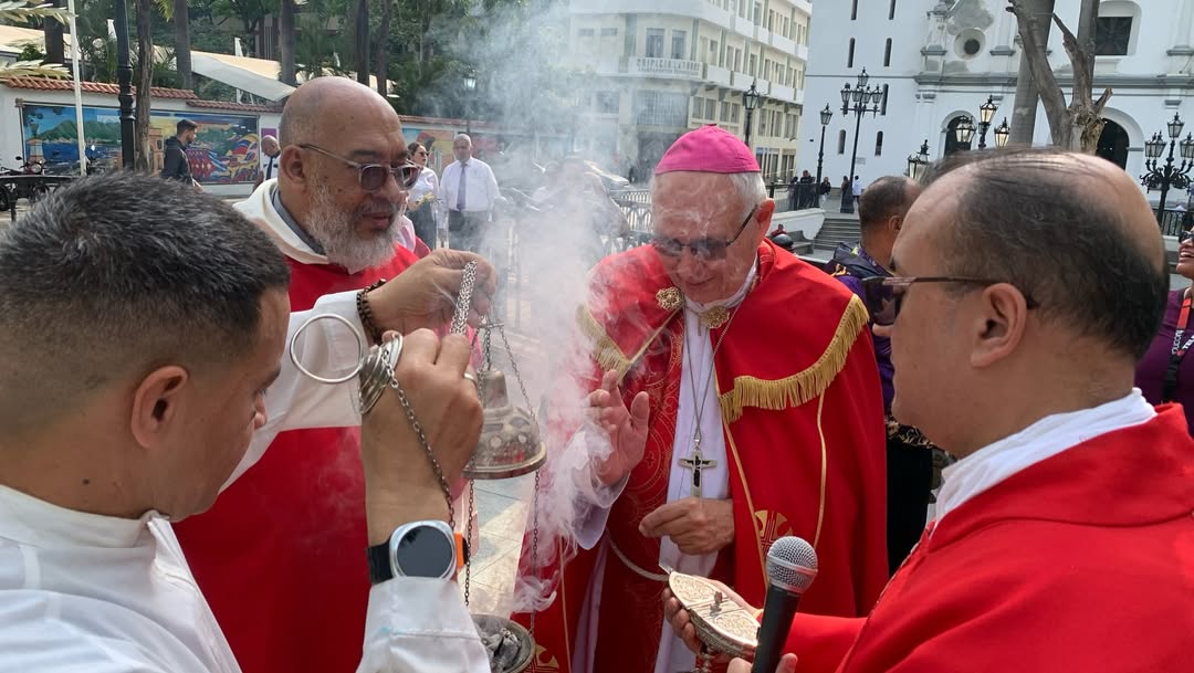 Arzobispo de Caracas pidió reconciliación, perdón y paz durante el Domingo de Ramos (Imágenes)