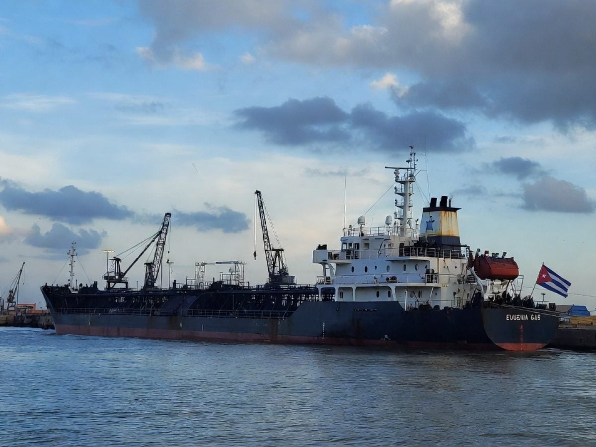 Después de dos meses a la deriva comercial, el tanquero cubano Eugenia Gas cargó GLP en Venezuela