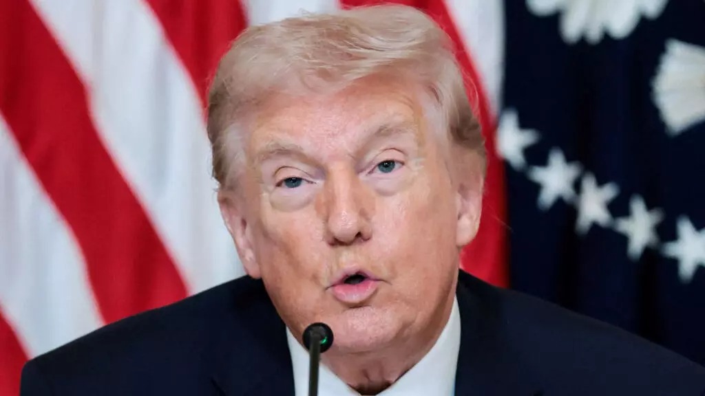 Trump criticó falta de "entusiasmo" de algunos aliados para desbloquear el estrecho de Ormuz