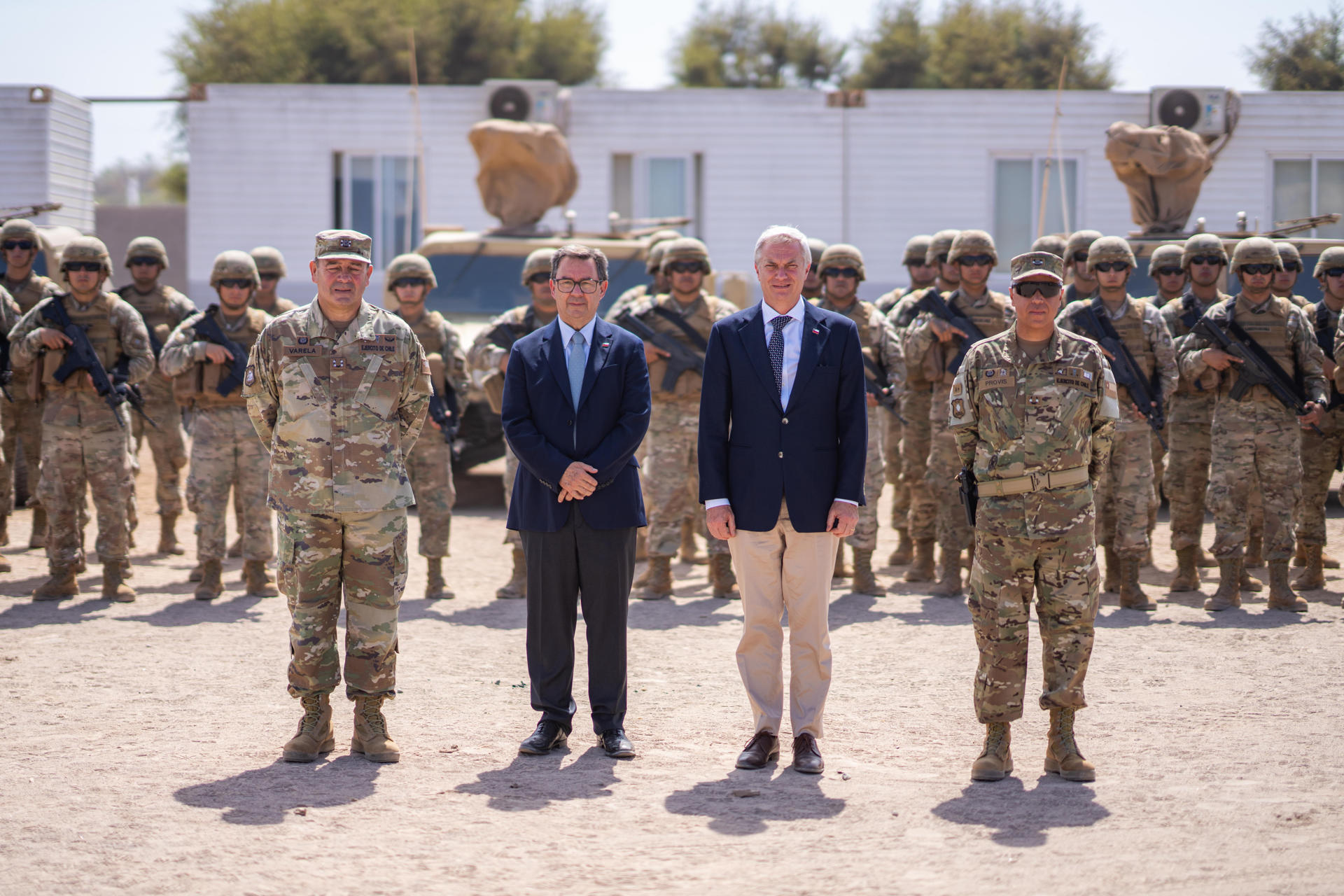 Zanja, vallas y radares: Kast dio inicio a su ambicioso plan para frenar la migración irregular en Chile