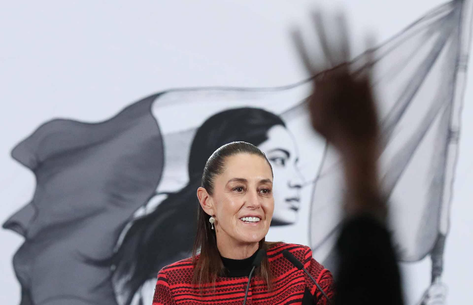 Sheinbaum dice que México trabaja con Cuba para reactivar envío de petróleo a la isla