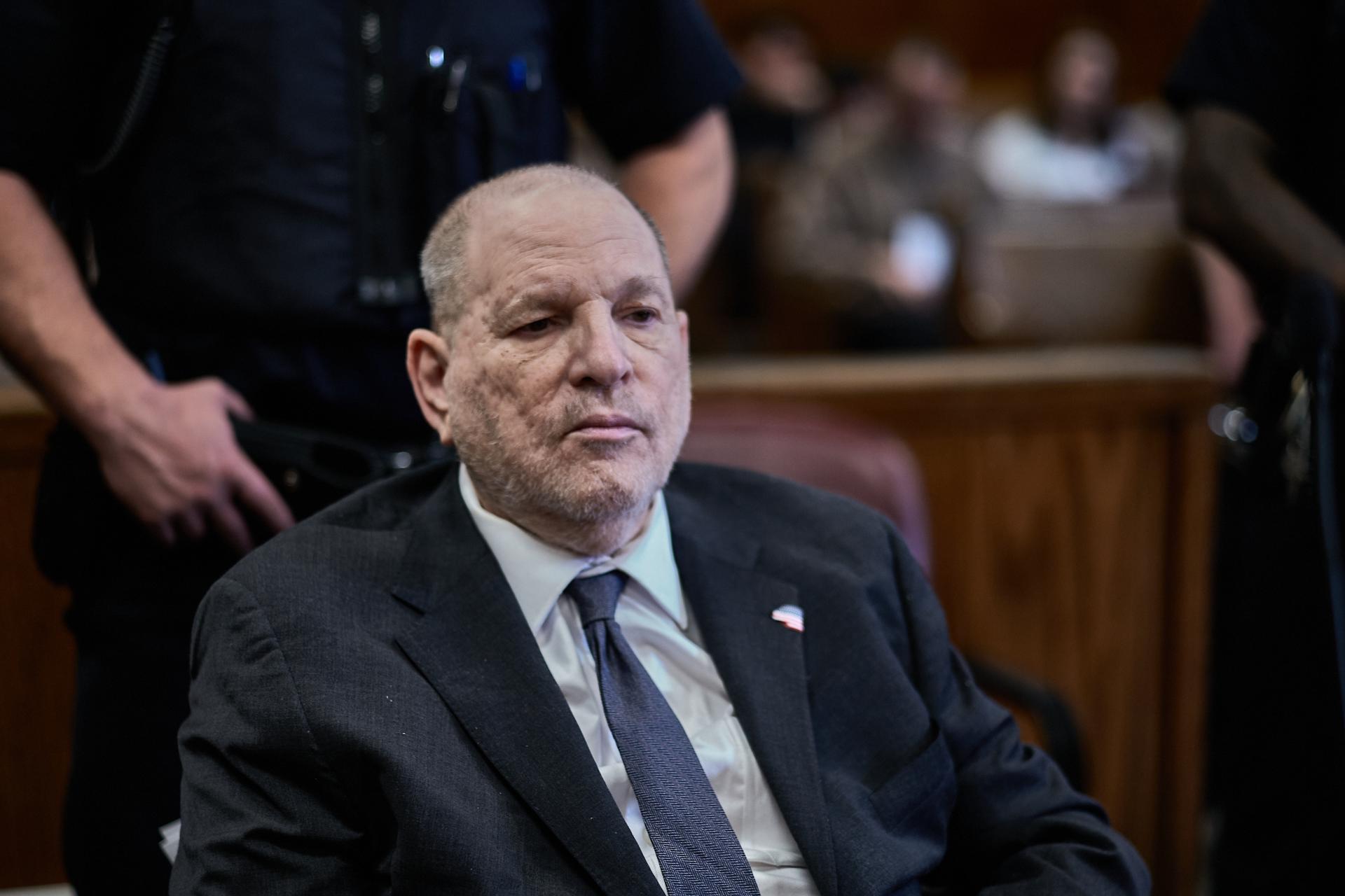 Juez declaró nulo el nuevo juicio contra Harvey Weinstein