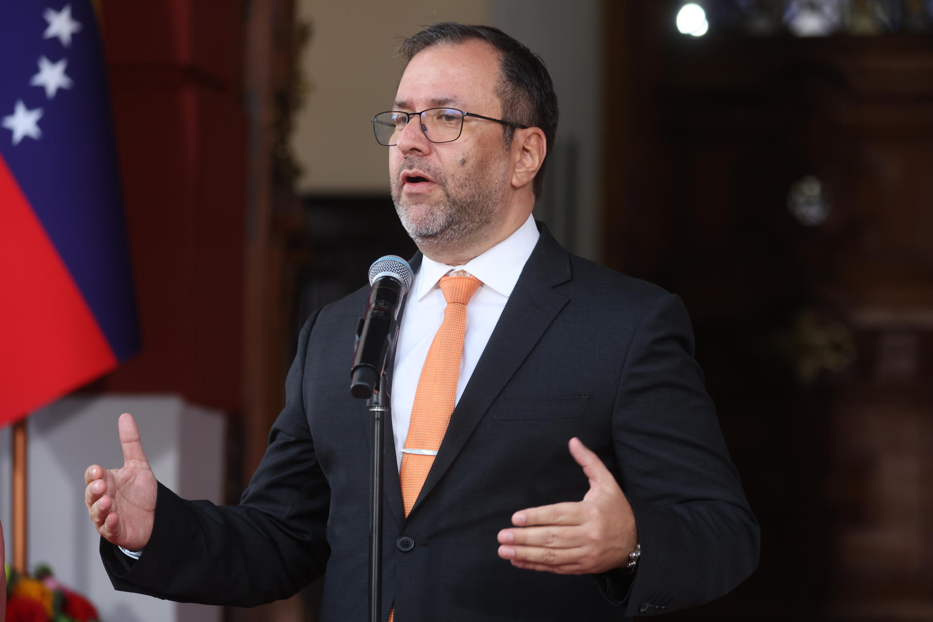 Regímenes solidarios: chavismo respalda a la dictadura cubana frente al bloqueo de EEUU