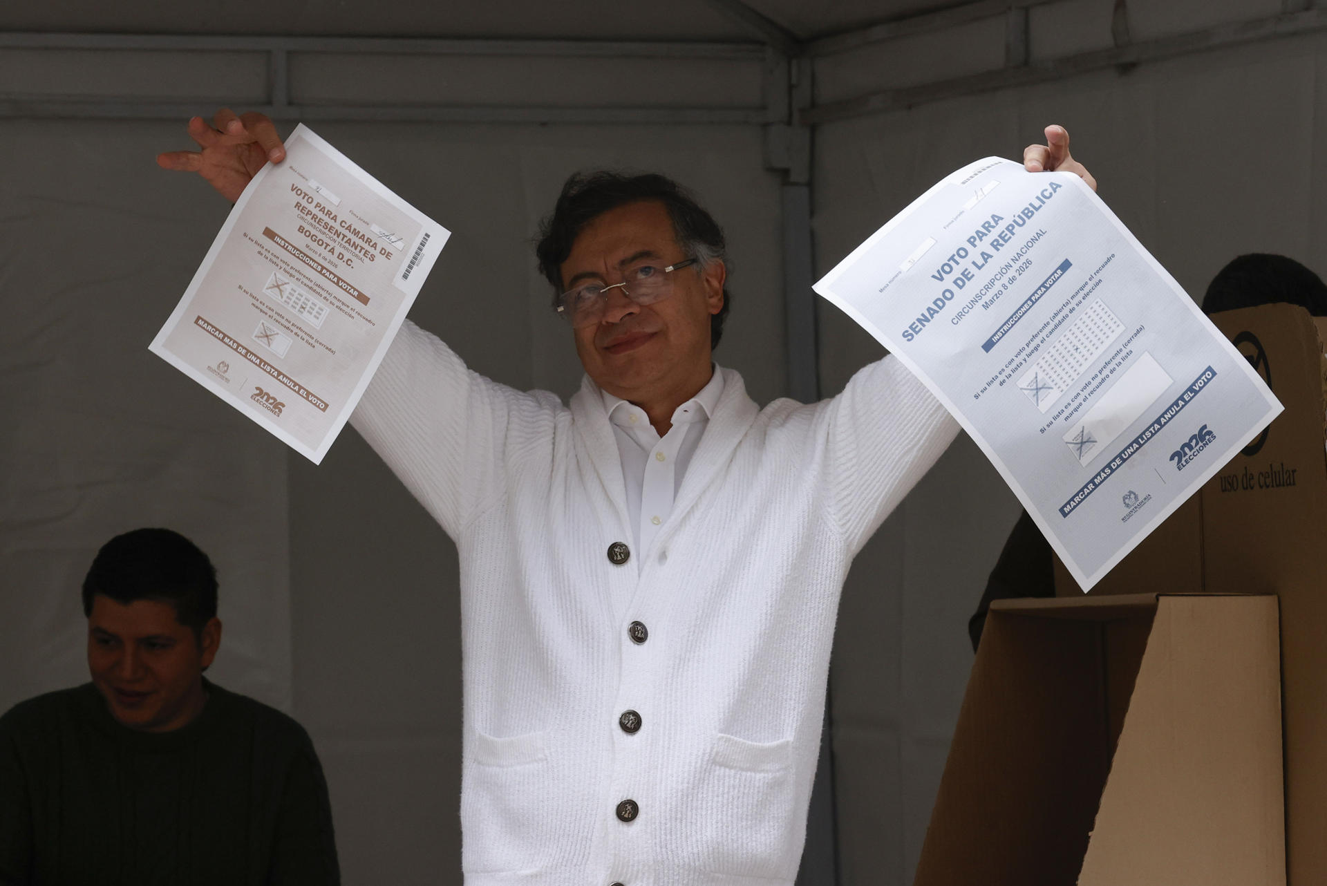 Petro votó y pidió a los colombianos que lo hagan pensando en "el interés general" (FOTOS)