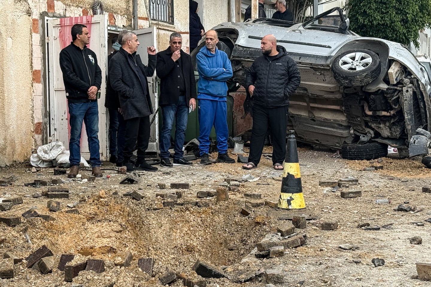 Una mujer y su hijo se salvaron por segundos de ser alcanzados por un misil iraní