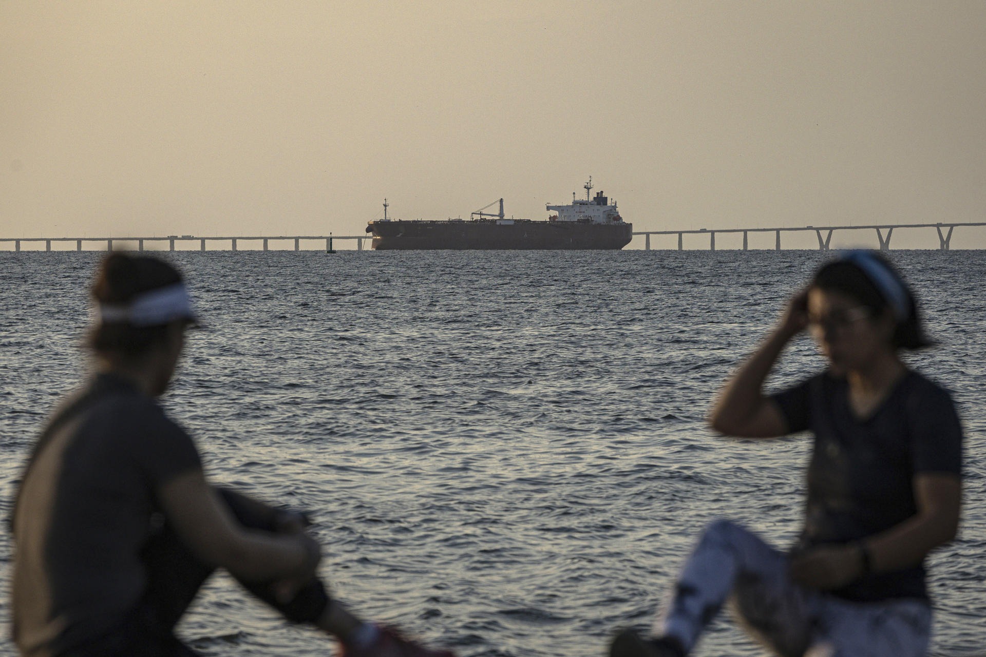 Flexibilización de sanciones impulsó la exportación de crudo venezolano a China, según Bloomberg