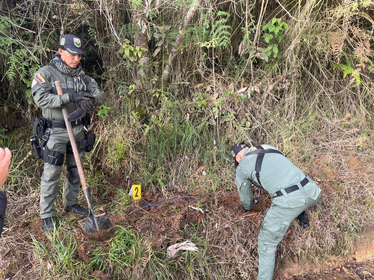 La violencia golpea nuevamente a policías y civiles de Colombia tras atentado con explosivos en Cauca (VIDEOS)