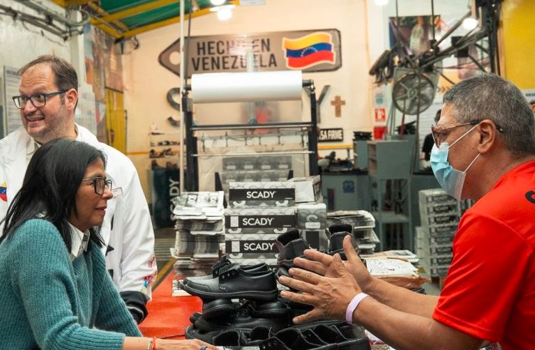 La escueta promesa de Delcy Rodríguez para intentar mejorar salario mínimo congelado desde 2022 (VIDEO)