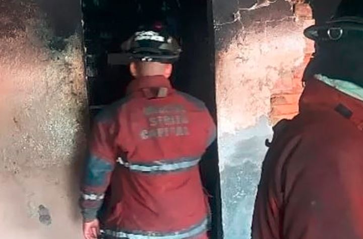 Vivienda en Catia sufrió voraz incendio: una de las víctimas terminó con quemaduras graves