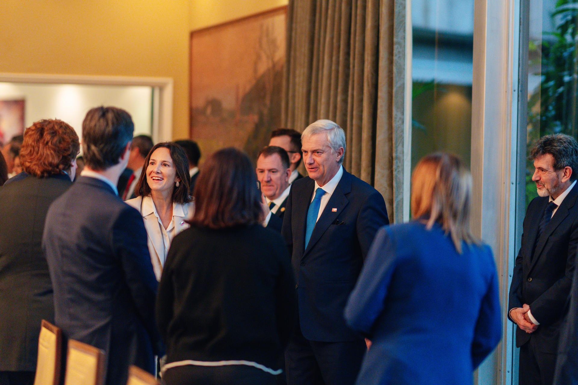 Kast confía en que venezolanos sin papeles abandonen Chile de manera voluntaria