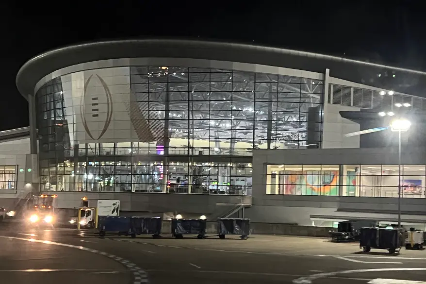 Pasajera murió al caer desde una altura de 15 metros en el aeropuerto de Indianápolis