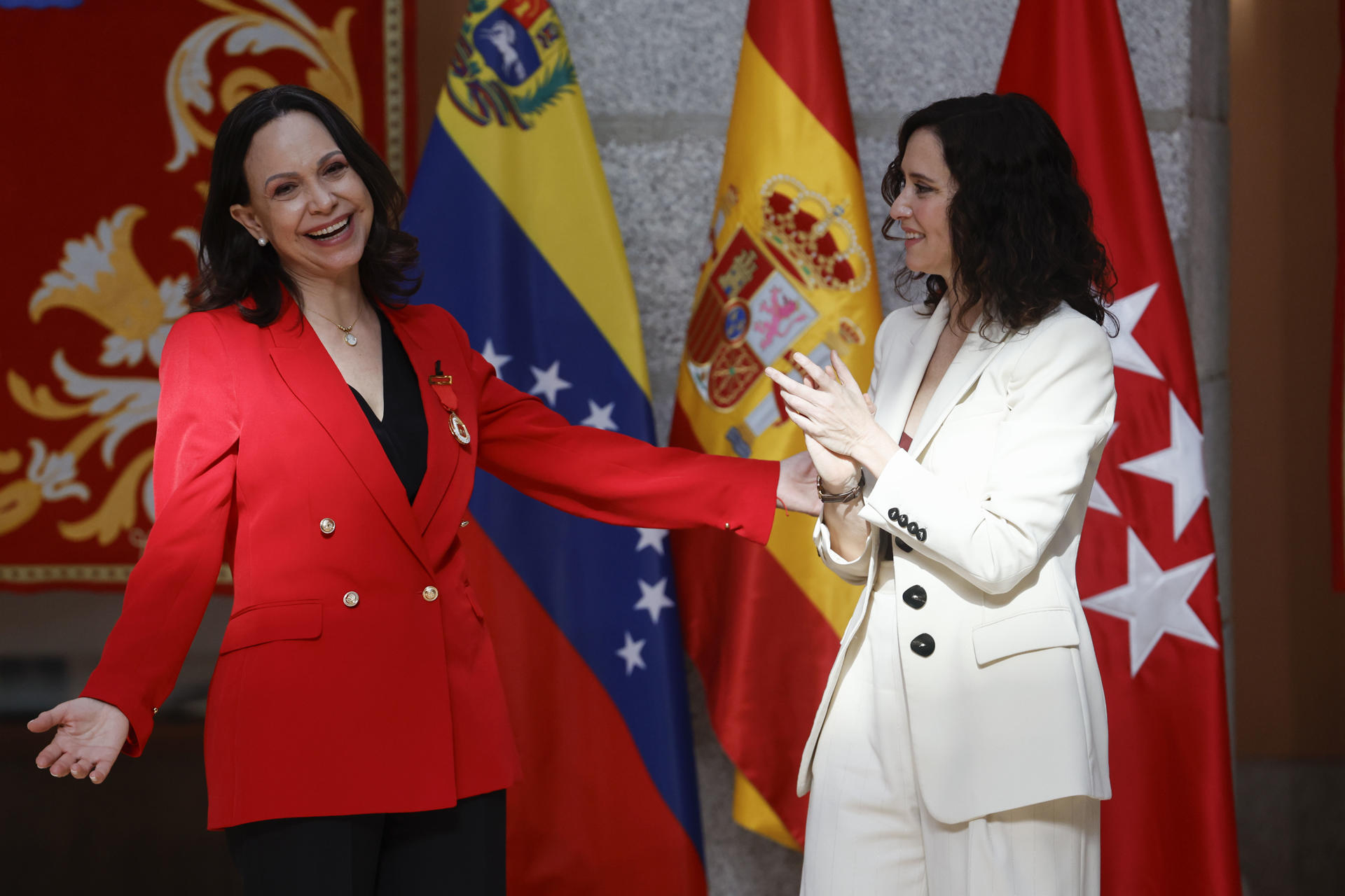 En VIDEO: así fue la enorme ovación que recibió María Corina Machado en Madrid
