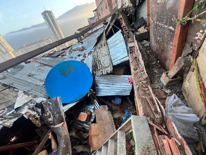 Cedió la estructura de vivienda en un barrio de Caracas y un tanque provocó derrumbe mortal