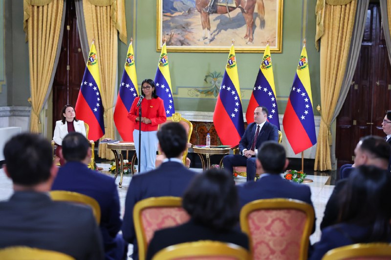 Venezuela e Italia sellaron alianza energética tras la firma de un acuerdo entre Pdvsa y ENI